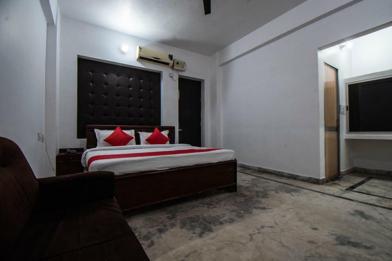 Oyo 29792 Piyush Hajipur Hotell Eksteriør bilde