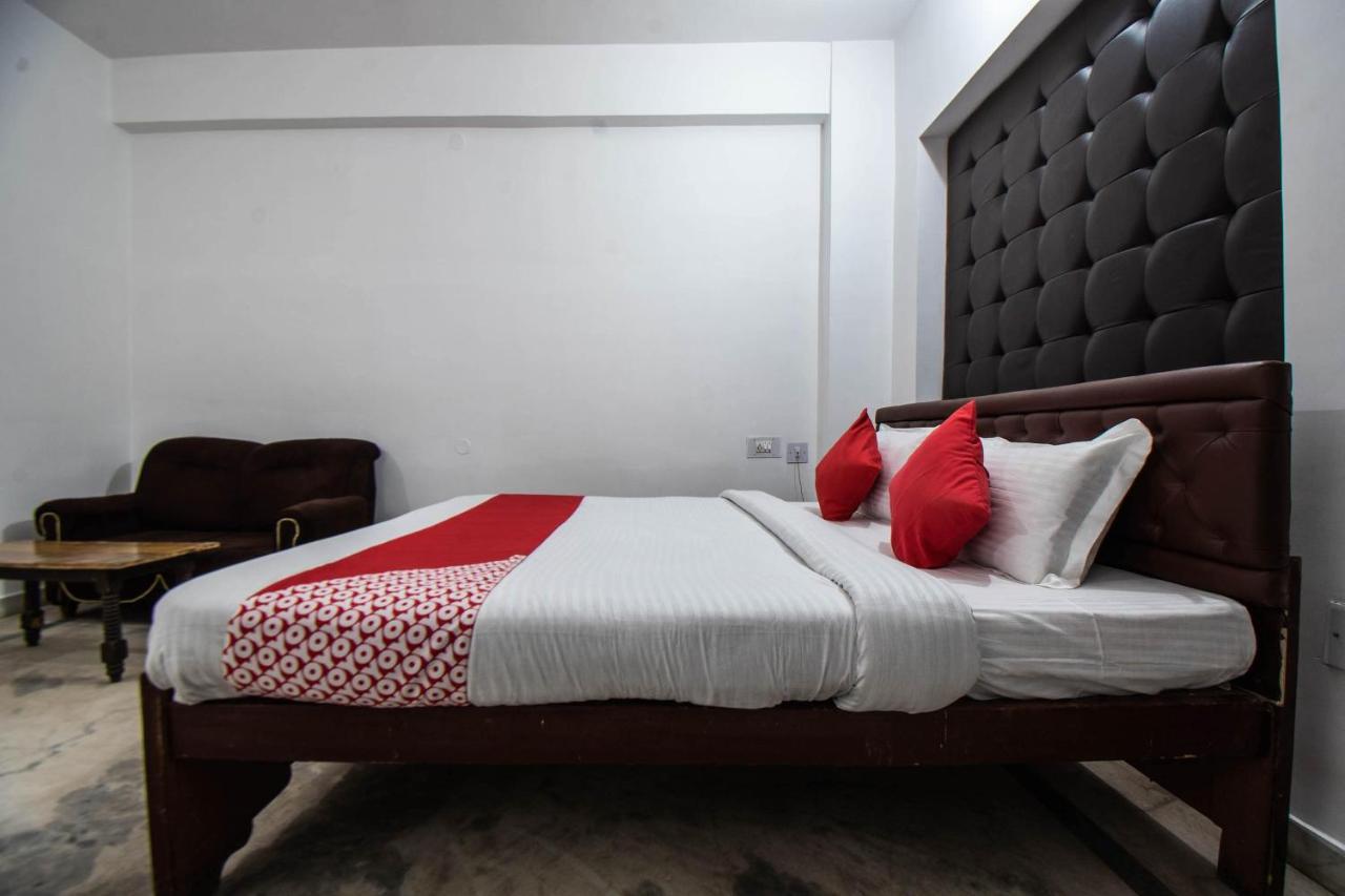Oyo 29792 Piyush Hajipur Hotell Eksteriør bilde