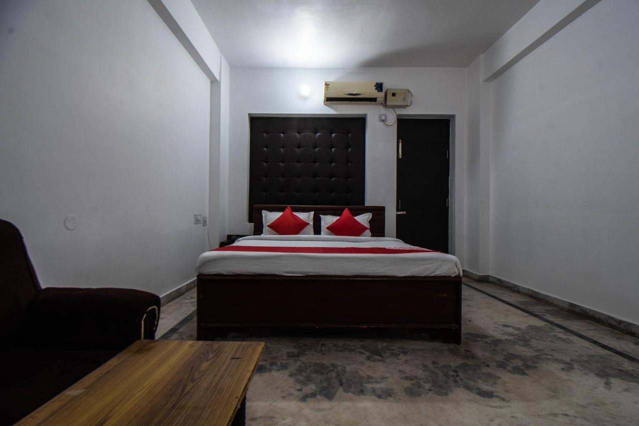 Oyo 29792 Piyush Hajipur Hotell Eksteriør bilde